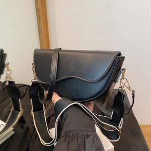 Sacs à main de mode d'usine I-0575, bandoulière simple, logo personnalisé, sacs de luxe avec message, 4 couleurs, sacs à bandoulière, fermeture éclair, PU - Product Image 3