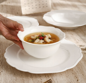 Juego de Vajilla de Cerámica con Borde de Pétalos Blancos Personalizable al por Mayor, Platos y Tazones de Porcelana Fina Estilo Francés para Catering - Product Image 2