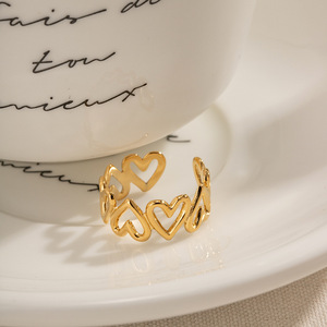 Anillo de moda con forma de corazón, diseño hueco de color dorado, joyería unisex, regalo del día de San Valentín - Product Image 3