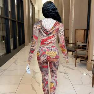 Conjunto de Dos Piezas Sexy Personalizado 2026 para Mujer, Top Corto de Malla Estampada y Pantalones Ajustados con Cuello en V, Ropa de Fiesta para Salir - Product Image 3