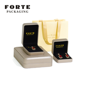 FORTE Caja de Joyería Cuadrada de Titanio para Pendientes y Anillos de Marca - Product Image 3