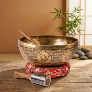 Cuenco Cantante Circular Hecho a Mano de 6 Pulgadas, Chapado en Oro, con Mantra Budista Grabado, Grabado de Logotipo Personalizado para Yoga, Meditación y Sonoterapia - Product Image 3