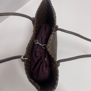 Bolso Tote de Piel Sintética Tejida de Moda Personalizado de Fábrica, Bolsos de Mano Estilo Hobo con Cierre de Cremallera, Ecológicos e Impermeables para Mujer - Product Image 4