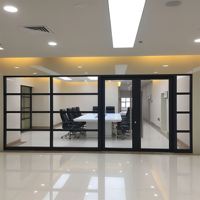 Cloison modulaire en aluminium 4-en-1 de 108 mm avec mur en verre simple haute résistance pour bureaux, laboratoires et bibliothèques durables