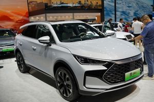 รถยนต์ไฮบริด SUV รุ่นเรือธง BYD Tang DM-i EV ปี 2026 ขับเคลื่อน 4 ล้อ พวงมาลัยซ้าย ระยะทางวิ่ง 115 กม./600 กม. ความเร็วสูง รถยนต์อัจฉริยะ รุ่น <span class=keywords><strong>Noble</strong></span> ใช้พลังงานไฟฟ้า ปี 2025 - Product Image 3