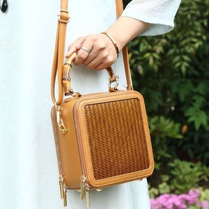 Bolso retro tejido a mano de bambú, bolso artístico de bambú, bolso para mujer, bolso cuadrado pequeño estilo chino, embalaje de bambú. - Product Image 1