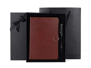 Set Regalo Taccuino A5 con Copertina Rigida in Similpelle, 100 Fogli, Rilegatura a Filo, Logo Personalizzato, Chiavetta USB, per Aziende - Product Image 5