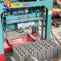 Ligne de production de machines de fabrication de blocs de ciment creux haute performance WJ 4-35C avec empileur automatique pour briques d'usine