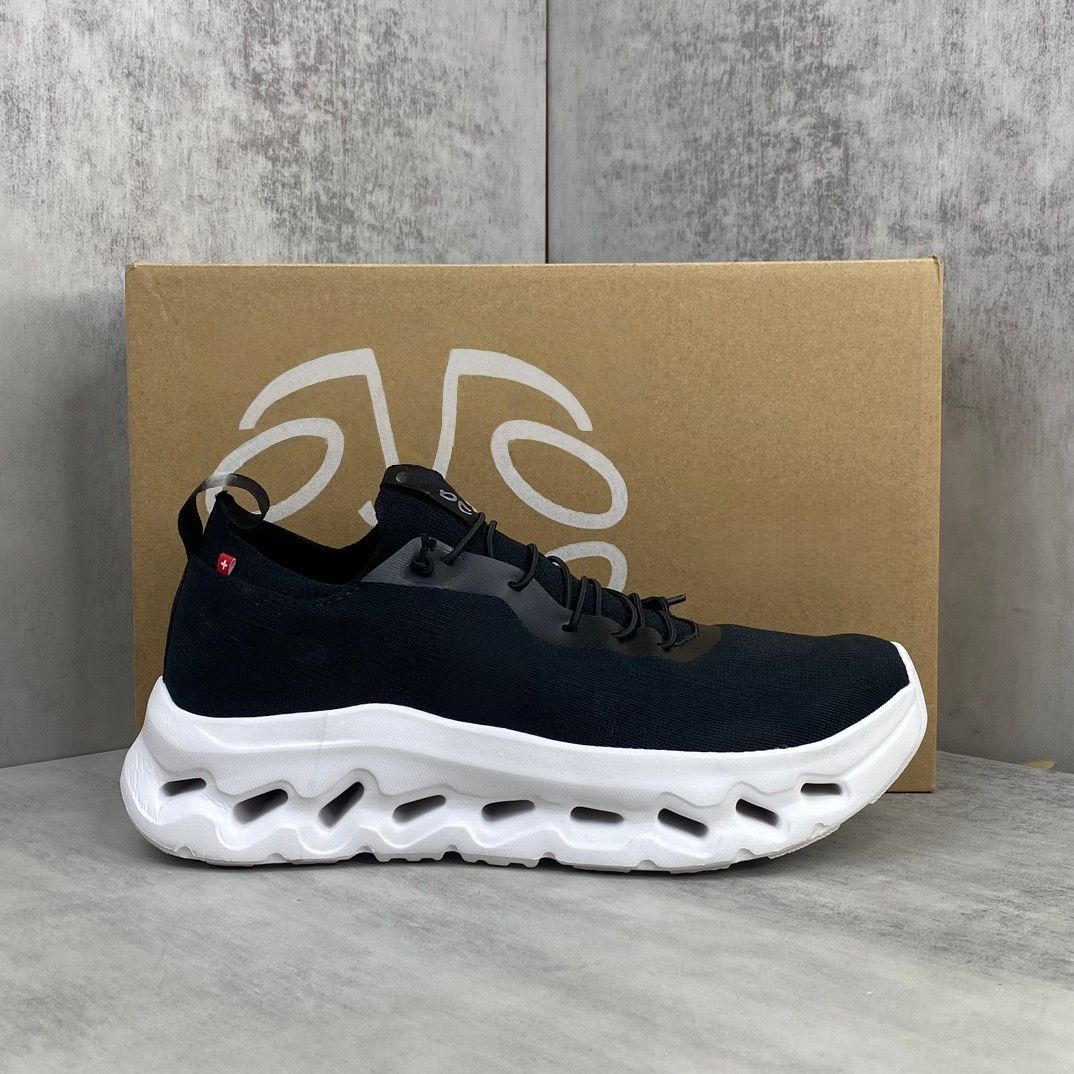 แบล็คไวท์