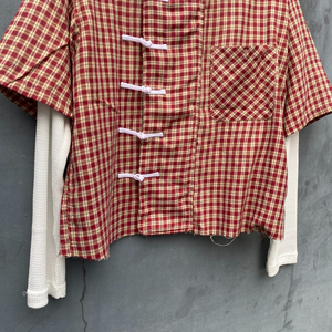 Camisa Estilo Vintage Personalizada con Diseño Desgastado Estilo Shanghái, Cuadros y Textura Waffle, Manga Doble, Corte Holgado y Cuadrado, Ropa Urbana para Hombre - Product Image 4