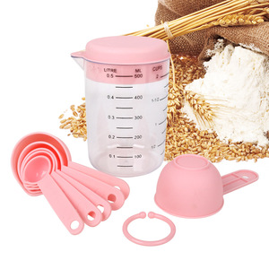 पैमाने 500 मिलीलीटर क्षमता के साथ प्लास्टिक मापने वाला चम्मच और कप सेट 7 पीसी बेकिंग उपकरण स्पष्ट निशान और सटीक माप - Product Image 2