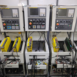 Sistema de Entrenamiento CNC de 4 Ejes FANUC de Alto Rendimiento con Servomotores y Amplificadores para Uso Educativo - Product Image 1