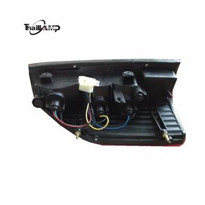 Personnalisation du <span class=keywords><strong>marchand</strong></span> mise à niveau des ventes directes rénovation feu arrière de voiture - Product Image 2