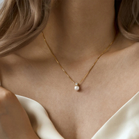 Collier Pendentif EMANCO en Acier Inoxydable avec Perle d'Imitation et Zircon, Chaîne à Maillons, Sertissage Clos, Bijou Unisexe pour Usage Quotidien ou Cadeau