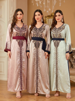 Robe Abaya vintage à col en V, broderie en strass, polyester satiné respirant, avec ceinture, robe longue maxi pour femmes musulmanes