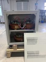 Stabilisateur de tension triphasé entièrement automatique SBW-H-10KVA-30KVAC 380V pour l'industrie, l'impression laser, les équipements médicaux, les machines CNC, etc.