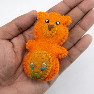 Oso de Fieltro de Lana Naranja, Adorno de Fieltro, Manualidades y Proyectos de Bricolaje: Comercio Justo y Hecho a Mano de Forma Ética - Product Image 6