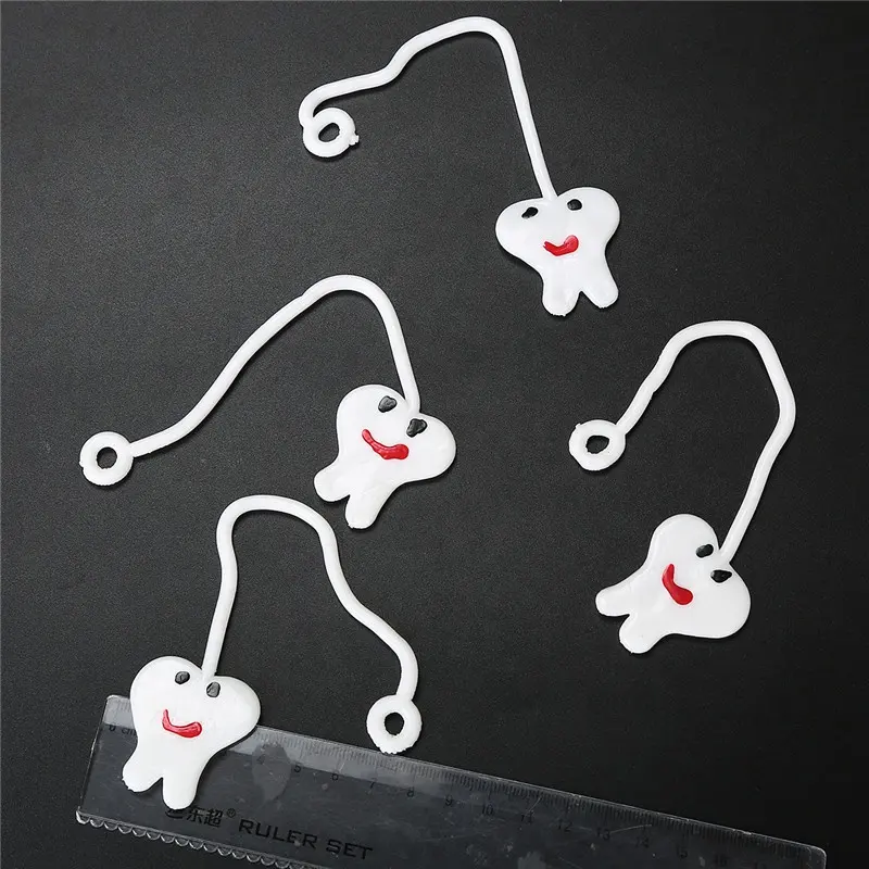 Novità nuovi giocattoli Stretch denti elastici appiccicosi bomboniere giocattoli YOYO Smile Face Stick sul dente a parete per bomboniere