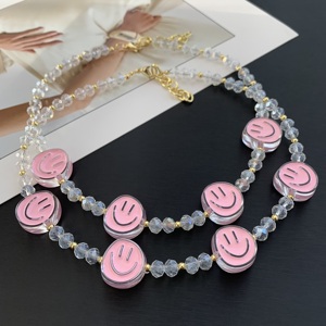 Collier de perles rose vif BD-L5968 avec visage souriant, collier de perles en cristal transparent, style Y2K, bijoux amusants pour femmes et filles - Product Image 4