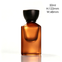Flacon de parfum carré de luxe personnalisé, très demandé, en verre ambré givré à fond épais, 50 ml, vide, avec bouchon pulvérisateur