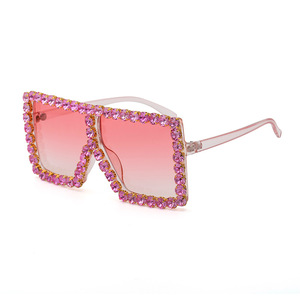 Lunettes de soleil surdimensionnées femmes nuances rouges grandes lunettes de soleil nouveau <span class=keywords><strong>grand</strong></span> une pièce mode lunettes de soleil verre UV400 Protection Logo personnalisé - Product Image 2