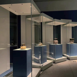 Custom High-End Freestanding Display Cabinet illuminazione LED vetro stratificato per mostre museali vetrine di alta qualità - Product Image 2