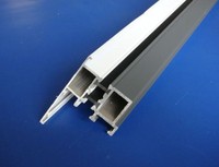 PARKER CNC 550mm Doppelkopf-Klingensäge PLC Superpräzise Automatische 7,5KW Schneidesäge PVC/UPVC Aluminium 21 Zoll Industriecomputer