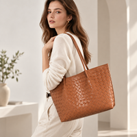 Sac fourre-tout en cuir PU tissé grande capacité pour femmes avec fermeture magnétique, sac à bandoulière pour femmes, logo personnalisé OEM ODM en gros