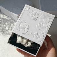 Boîte cadeau de luxe pour bijoux, montres, colliers, bagues, boucles d'oreilles, emballage rigide en carton gris réutilisable avec ouverture coulissante, gaufrage personnalisé