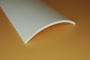 Poste Marcador de Bordes de Plástico PVC/UPVC Curvo para Uso en Exteriores, Duradero y Ecológico - Product Image 3