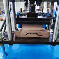 Ligne de production professionnelle de profilés de clôture Dura, équipement de formage à froid de tôles de clôture métallique pour écran de confidentialité