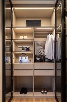 Placard de style classique doré lumineux haut de gamme moderne personnalisé armoire de rangement meubles de chambre à coucher avec LED