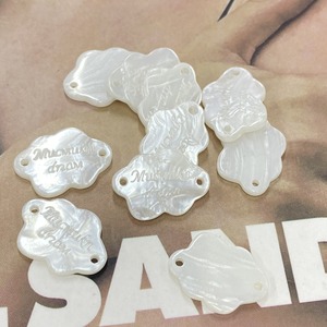 Tùy Chỉnh Thân Thiện Với Môi May Nút 2-Lỗ Nhựa Hình Bầu Dục Màu Trắng Mô Hình Vuông Thời Trang Phụ Kiện May Mặc Với Bow Nút Cho Quần Áo - Product Image 6