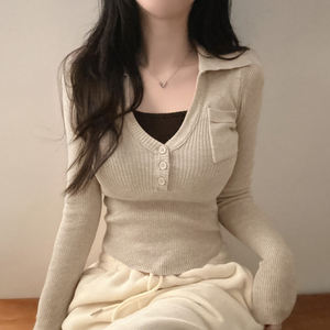 เสื้อถักไหมพรมคอปกหวาน แขนสั้น สไตล์ Y2K แต่งกระเป๋าสีสันตัดกัน สำหรับผู้หญิง - Product Image 3