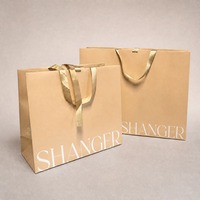 Sac en papier de luxe personnalisé blanc cassé avec poignée en ruban gros-grain dissimulée, logo gaufré, sac de shopping pour boutique, emballage de vêtements
