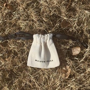 Pochette en toile de coton personnalisée en gros pour bijoux, biodégradable, avec rubans noirs – pour bracelets et bagues, certifiée GOTS - Product Image 5