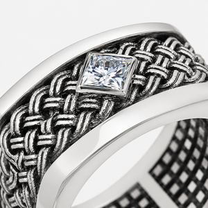 Anello Geometrico da Uomo con Taglio Princess e Montatura a Castone, Gioiello Classico per Ogni Giorno - Product Image 4