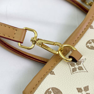 Sacs à main décontractés populaires pour femmes - Sacs fourre-tout durables et portables en cuir PU, style de créateur luxueux - Product Image 5