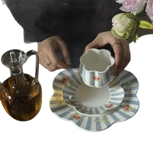 Nouvelles assiettes à café individuelles en forme de pétale, assiettes à petit-déjeuner, assiettes en céramique et en porcelaine, assiettes modernes pour la maison, assiettes pour boutique de desserts, compatibles micro-ondes - Product Image 5