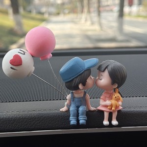 Vente en gros d'accessoires <span class=keywords><strong>de</strong></span> voiture et d'ornements décoratifs mignons et tendance pour couples - Product Image 1