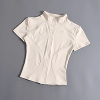 Jaket Yoga Wanita Ringan, Elastisitas Tinggi, Lengan Pendek, Kerah Tegak, Pas Badan, Cocok untuk Latihan Kebugaran, Bahan Bernapas