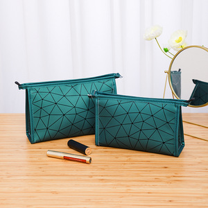 Hot Sale High Quality Waterproof PU Cosmetic Bag with Custom Logo New Style Luxury Makeup Pouch with Zipper - Product Image 5