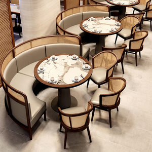 Ensemble de table et de chaises de restaurant moderne, style commercial, avec banquette carrée, design en bois durable et écologique, facile à nettoyer - Product Image 1