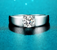 Bagues en diamant Moissanite en argent sterling 925 de haute qualité Bague en moissanite colorée en argent sterling 925 personnalisée pour hommes