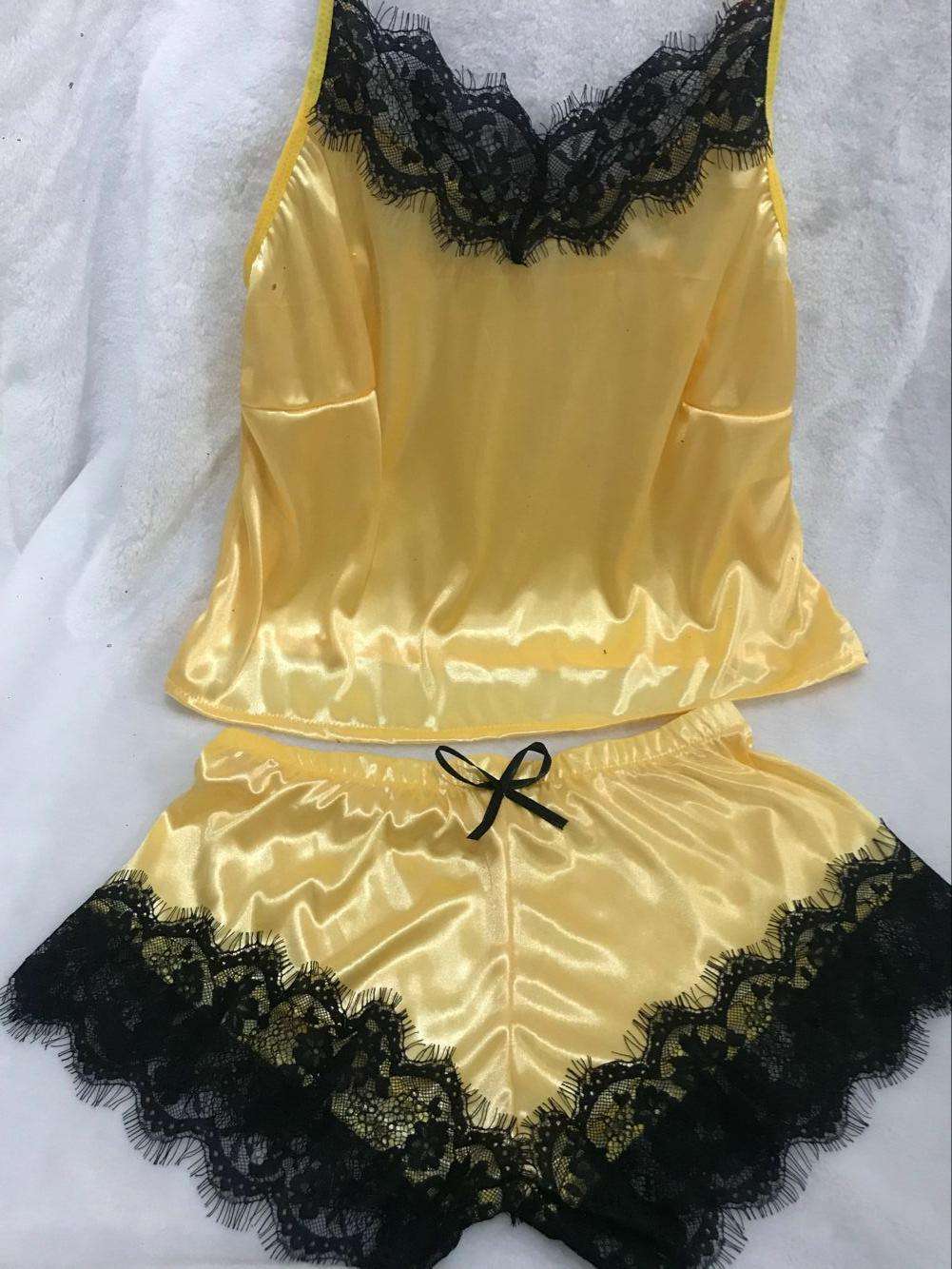 สีเหลือง