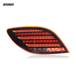 Feux arrière LED Jushun pour Mercedes-Benz Classe R W251 Edition Diamant 12V Rouge Fumé Noir - Product Image 1