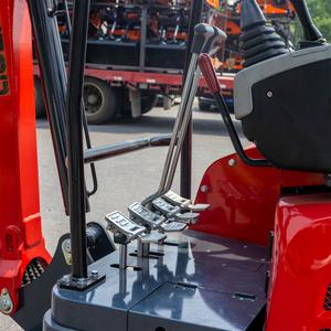 Miniexcavadora HIGHTOP HT18-3 de 1800 kg, máquina compacta de excavación hidráulica para paisajismo, drenaje, excavación de zanjas y tareas agrícolas - Product Image 6