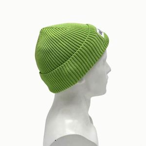 Bonnet d'hiver promotionnel en gros, prix d'usine, bonnets personnalisés pas chers avec logo brodé sur mesure - Product Image 3