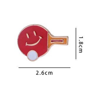 Toptan karikatür futbol basketbol Badminton giyim topu aksesuarları için yaka rozetleri özel emaye Metal madalya baskı - Product Image 6