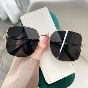 <span class=keywords><strong>Occhiali</strong></span> <span class=keywords><strong>da</strong></span> <span class=keywords><strong>Sole</strong></span> Unisex UV400 Retrò Oversize con Lenti Colorate per Uomo e <span class=keywords><strong>Donna</strong></span>, Novità 2025 - Product Image 3